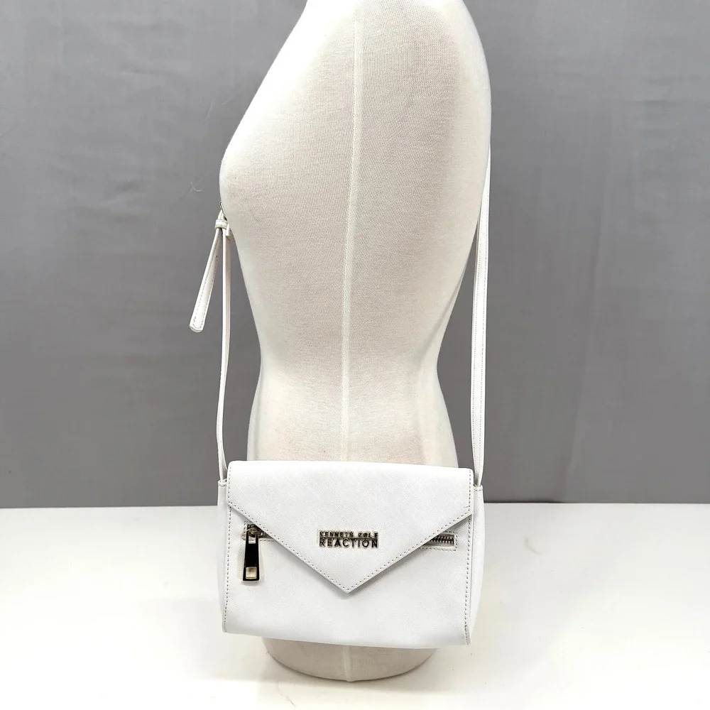 Kenneth Cole‎ Reaction White Saffiano Leather Envelope Crossbody Bag Gold Zipper